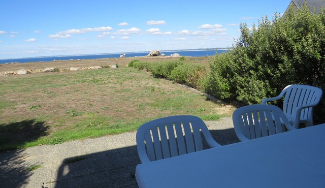 COMFORTABLE HOLIDAY ACCOMMODATION SEA VIEW OVER THE ENTIRE BAY OF AUDIERNE
