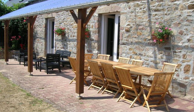 Comfortable house in La Hague with enclosed garden