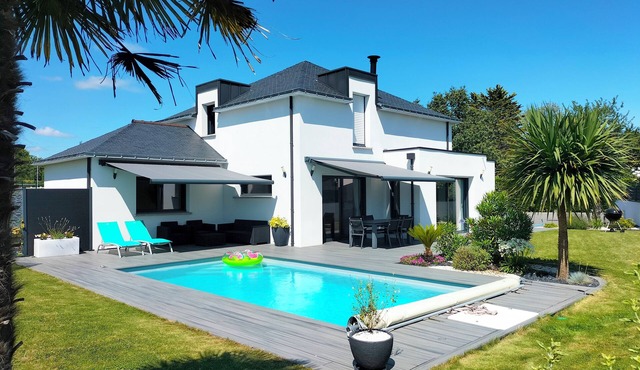 Contemporary villa with heated pool