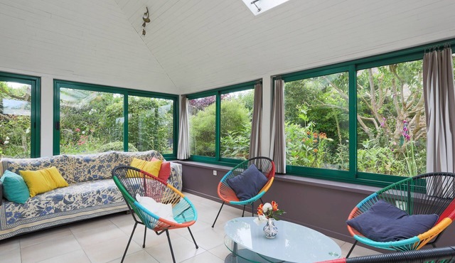 Coquelicots 130m²: Private Veranda, Garden & Terrace, Wi-Fi, Linens, Beaches & Trails 3km