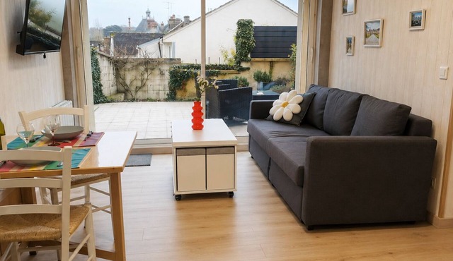 Cosy apartment with terrace La Girafe | Calm & Comfort near Fontainebleau