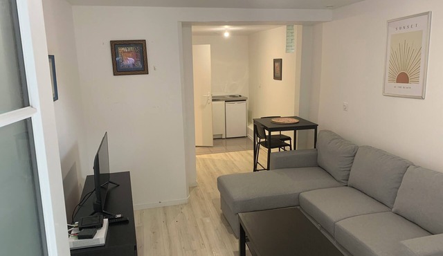 Cosy studio near Les Mureaux train station