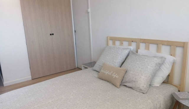 Cosy studio perched on the 1st floor in Brest