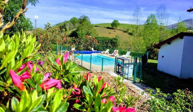 Cosy T2 proche Espelette - résidence avec piscine chauffée