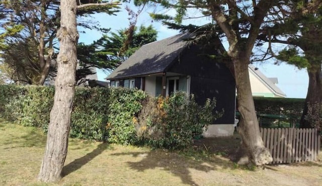 Cottage 100 m from the sea