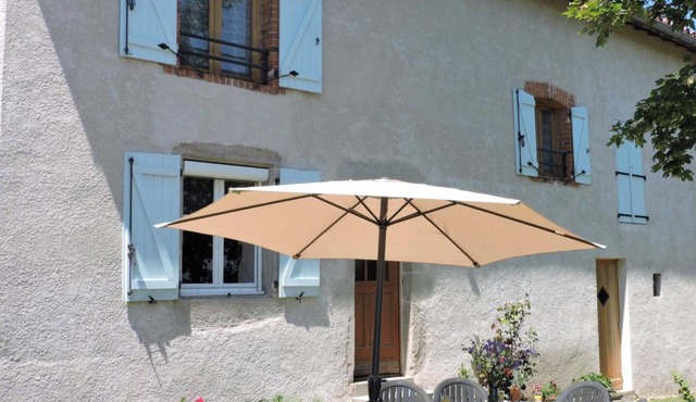 Cottage Les Hortensias in Pralong - Charm and Comfort for 4 Guests with Internet