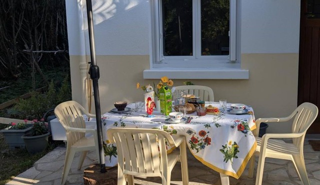 Cottage Les Tilleuls: Charm of Touraine, Garden, Terrace in Chargé
