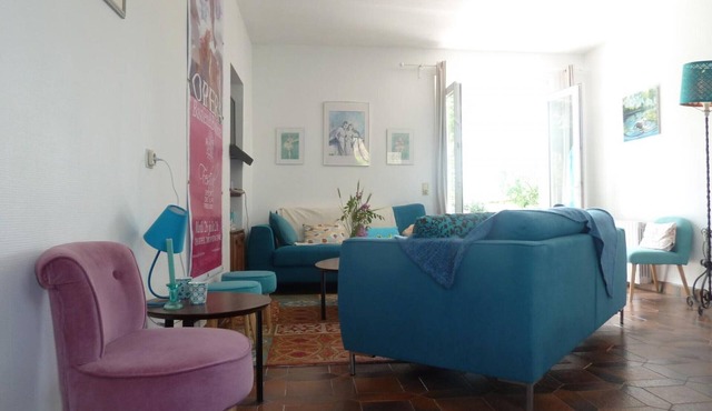 Country house with enclosed garden - Pets welcome