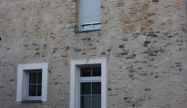 COUNTRY HOUSE
