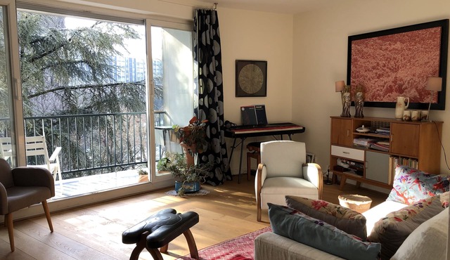 Countryside in Paris! Beautiful, overlooking gardens, terrace, luxury residence.