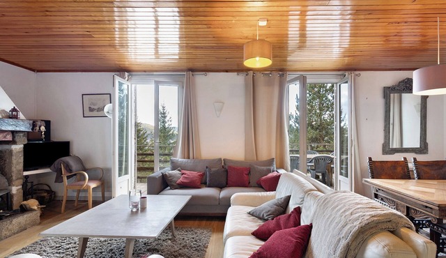 Cozy 110 m² Chalet Edelweiss in Les Angles, sleeps 10, terrace with mountain view