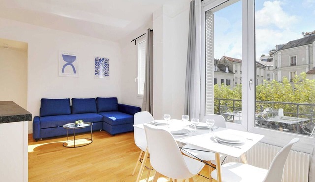 Cozy Apartment 2Bdr/5P - in the Heart of Suresnes