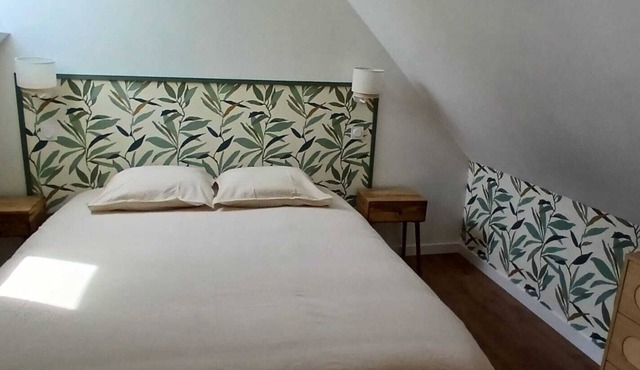 Cozy apartment for 6 people with a large terrace, 15 minutes from the ocean; pets allowed