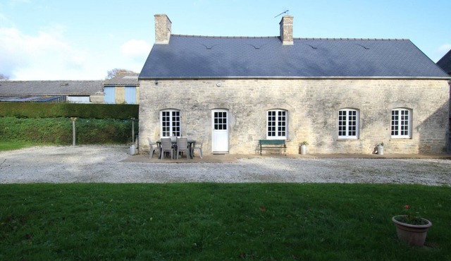 Cozy Cottage with Fireplace, Garden & BBQ - Near Historic Valognes & Bricquebec