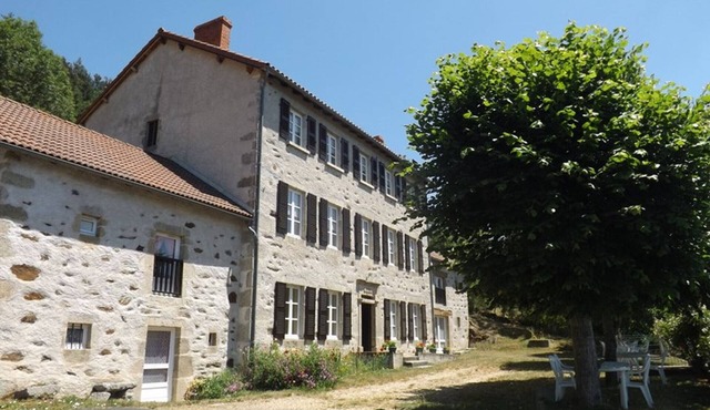 Cozy gîte for 4 in Lorcières with TV and pets allowed