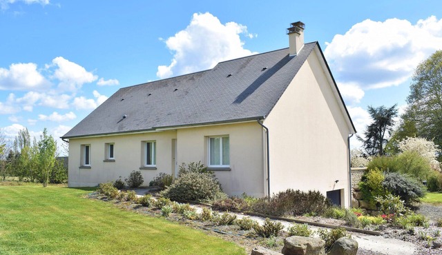 Cozy home in Montchamp