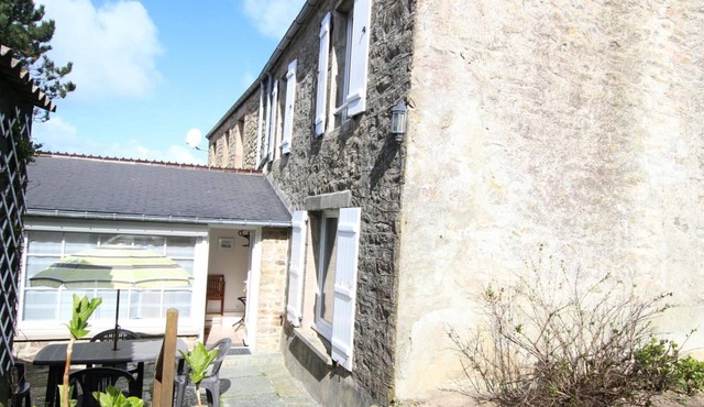 Cozy house in Auderville with sea view, near trails