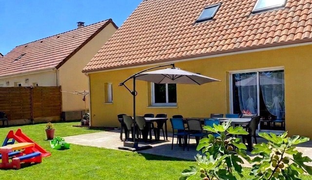 Cozy villa, ideal for families, near the 24-hour race track, La Flèche Zoo, garden, parking