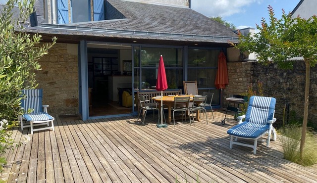 Croix du Sud - cosy town centre house