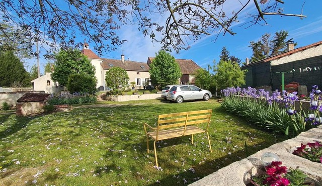 Dans colombier proche de Vichy parking privé