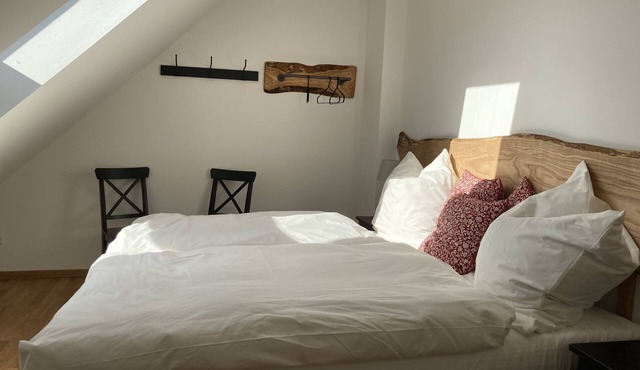 Helle Dachgeschoßwohnung mit Kamin in Lausnitz bei Neustadt an der Orla