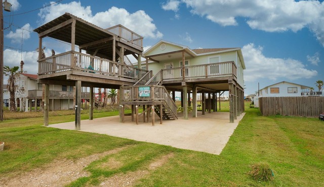 Decks Galore Gulf Views As Far As The Eye Can See in Freeport