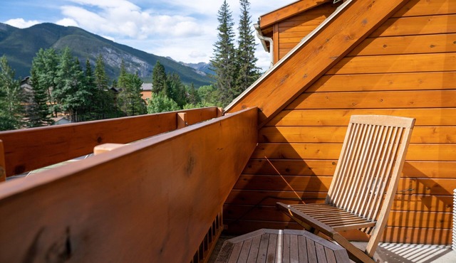 Deluxe Rockies Suite | soak in Grotto Hot Pools! in Banff