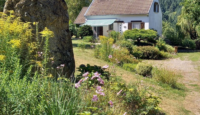 Detached house in LE PARC DU MORVAN in Chalaux for 4 people.