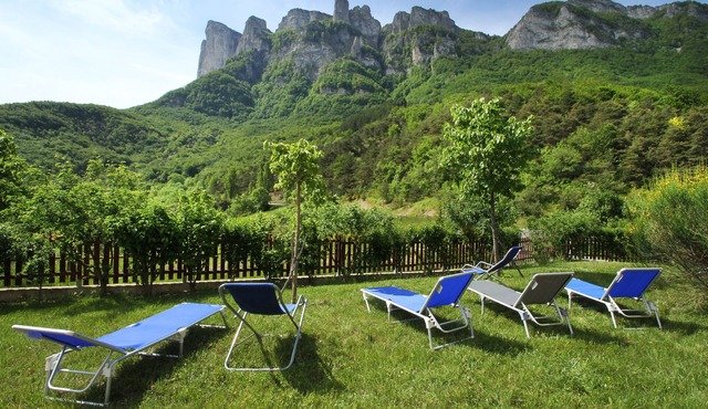 Detached house measuring 135 m² at an elevation of 650 m, located between Vercors and Provence, with electric vehicle charging