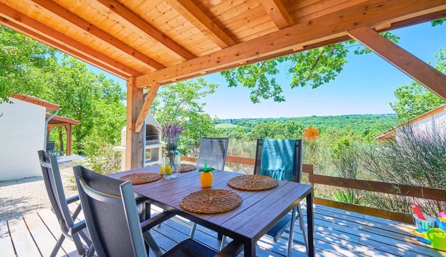 Detached villa for 4 people, 1 bathroom, sleeps 4