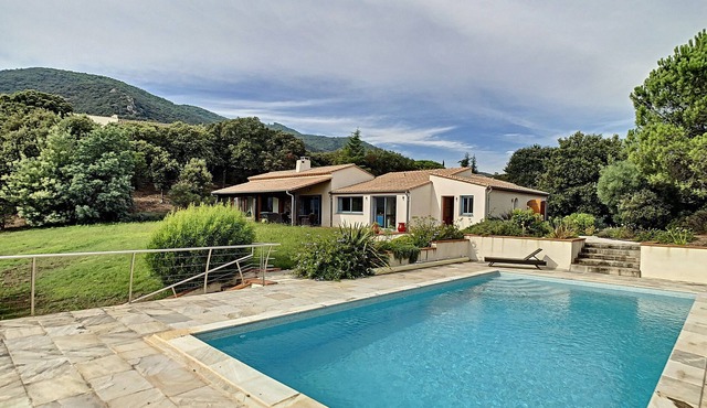 Detached Villa in beautiful, rural location, private pool, great views Céret 15mins, Med 30 mins