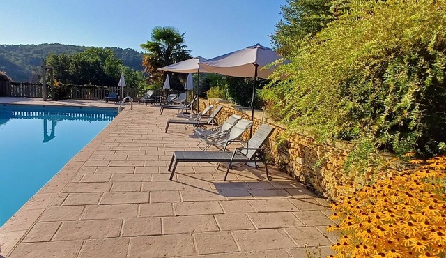 -Domaine de Cournet Haut-Le Pin: Swimming pool, tennis, biking on 5 hectares