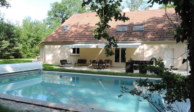 Domaine de la Brionnerie - New house with swimming pool in a wooded area