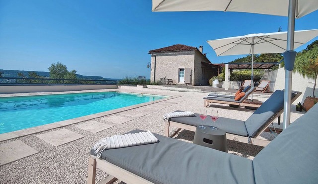 Domaine Lapèze, hilltop house in the Lot with stunning views, walk to Montcuq.