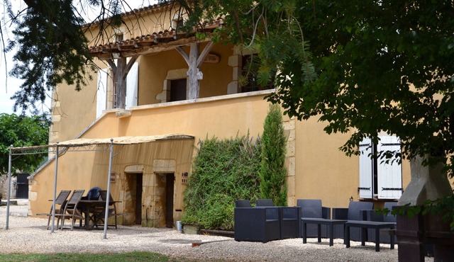 Domaine Le Mathi, gite "le Mas" 10 people, wooded park, cycle route