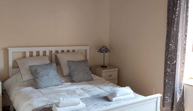 Double room-Queen-Private Bathroom-Courtyard view