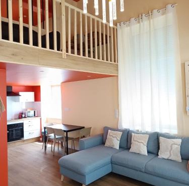 Duplex accès de plein pied, spacieux lumineux