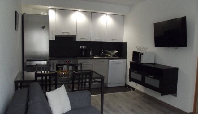 DUPLEX T3 R + 1 APARTMENT, 6 BEDS IN PEACE