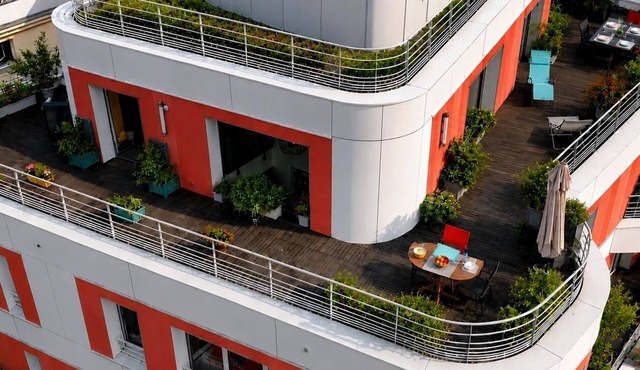 Duplex with large terrace, Canal view