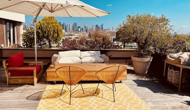 Eiffel Tour Luxury Penthouse VUE With AC
