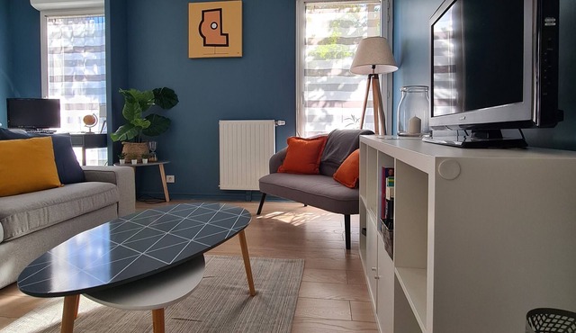 Elegant 2-room apartment on the banks of the Seine