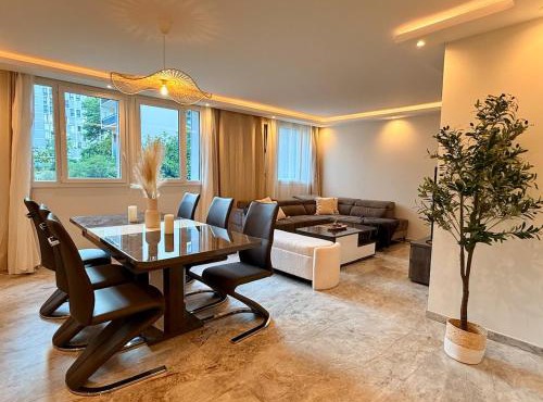 Elegant & Spacious Apartment - Paris 20
