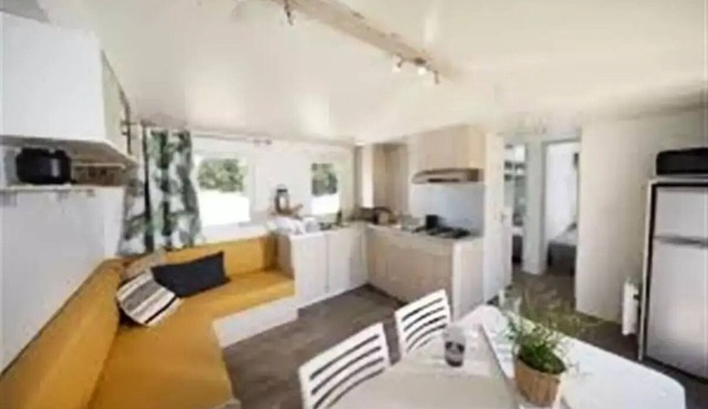 Eva 40 Mobile Home - 4 bedrooms, 1 bathroom - 40 m² + semi-covered patio, sleeps 8