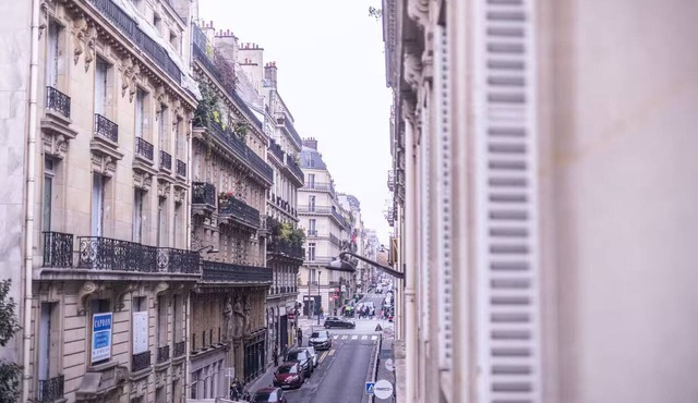 Exceptional 5 bedroom apartment in Champs Elysees