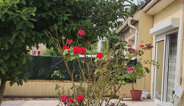 F2 Chez L'aventurieuse Près Disneyland