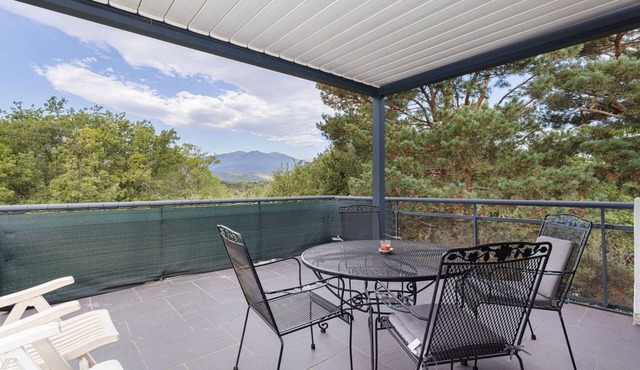 F2 holiday home in a corner of paradise with private pool and Wi-Fi