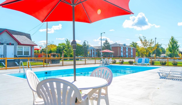 Falls Holiday Apartment in Niagara Falls
