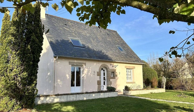 Family house for 6 guests near the beach in Plurien | Ref 201