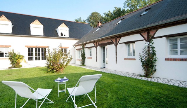 Family room in serene Loire setting