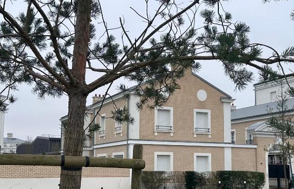 Family's house - Villa proche de la vallée village et Disneyland paris ,2 parkings, air condition